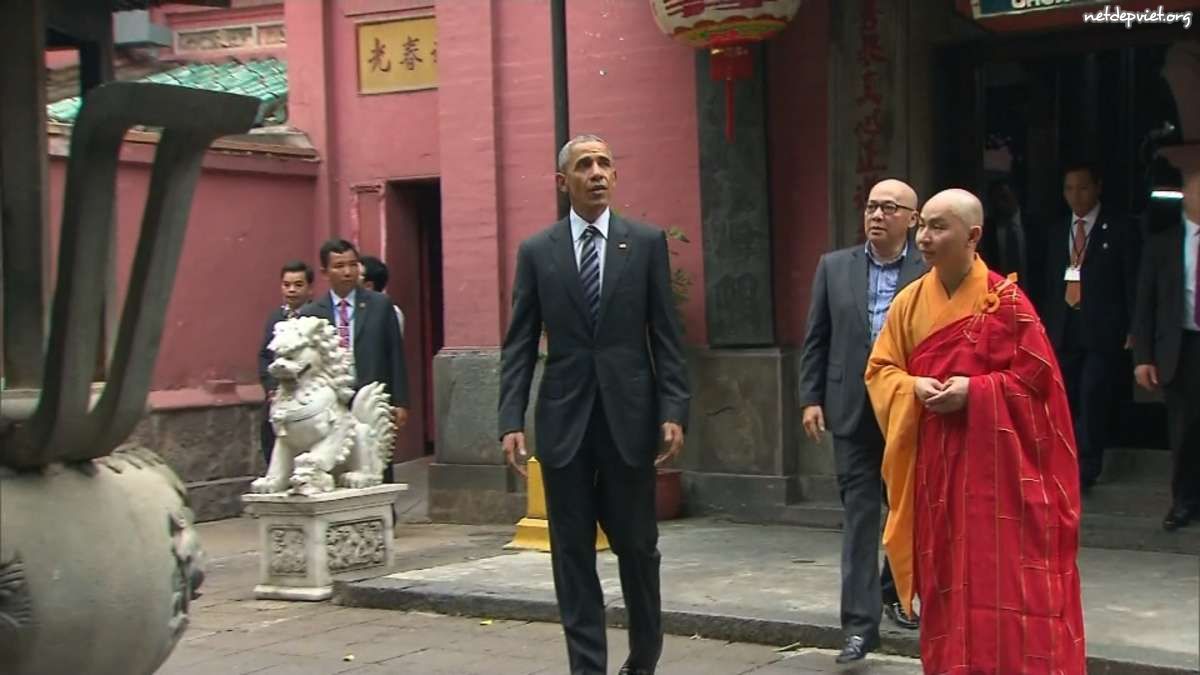 obama-visit-ngoc-hoang-pagoda.jpg